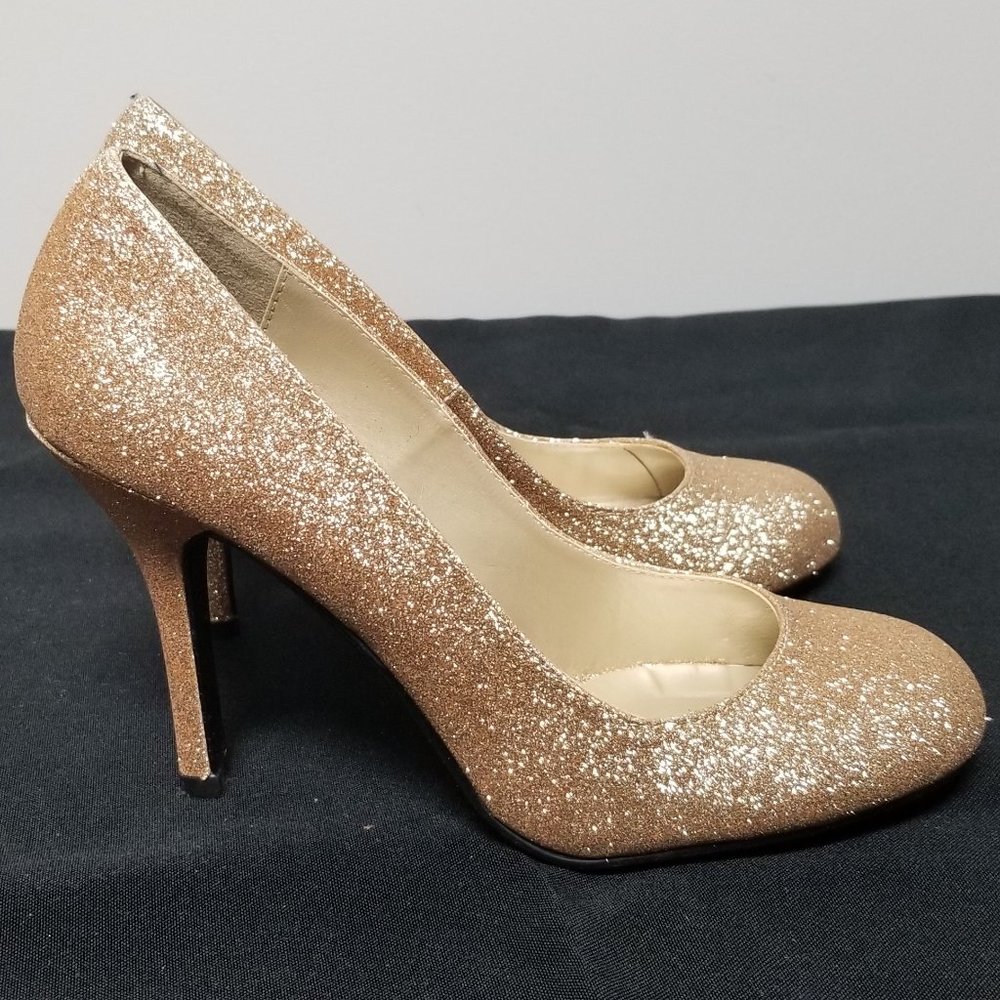 Gold Glittery Heels Size 7.5